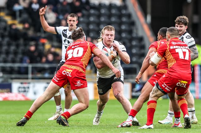 Brad Fash of Hull FC is tackled by Alexis Lis of Catalans Dragons during the Betfred Super League round 6 match Hull FC vs Catalans Dragons at MKM Stadium, Hull, United Kingdom on 29 March 2026

(Photo by Alfie Cosgrove/News Images)