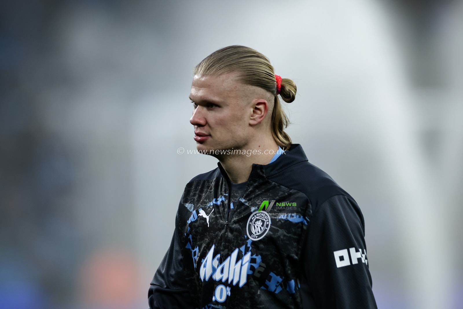 Erling Haaland of Manchester City in the pregame warmup session during the Emirates FA Cup 5th Round match Manchester City vs Plymouth Argyle at Etihad Stadium, Manchester, United Kingdom, 1st March 2025

(Photo by Mark Cosgrove/News Images)