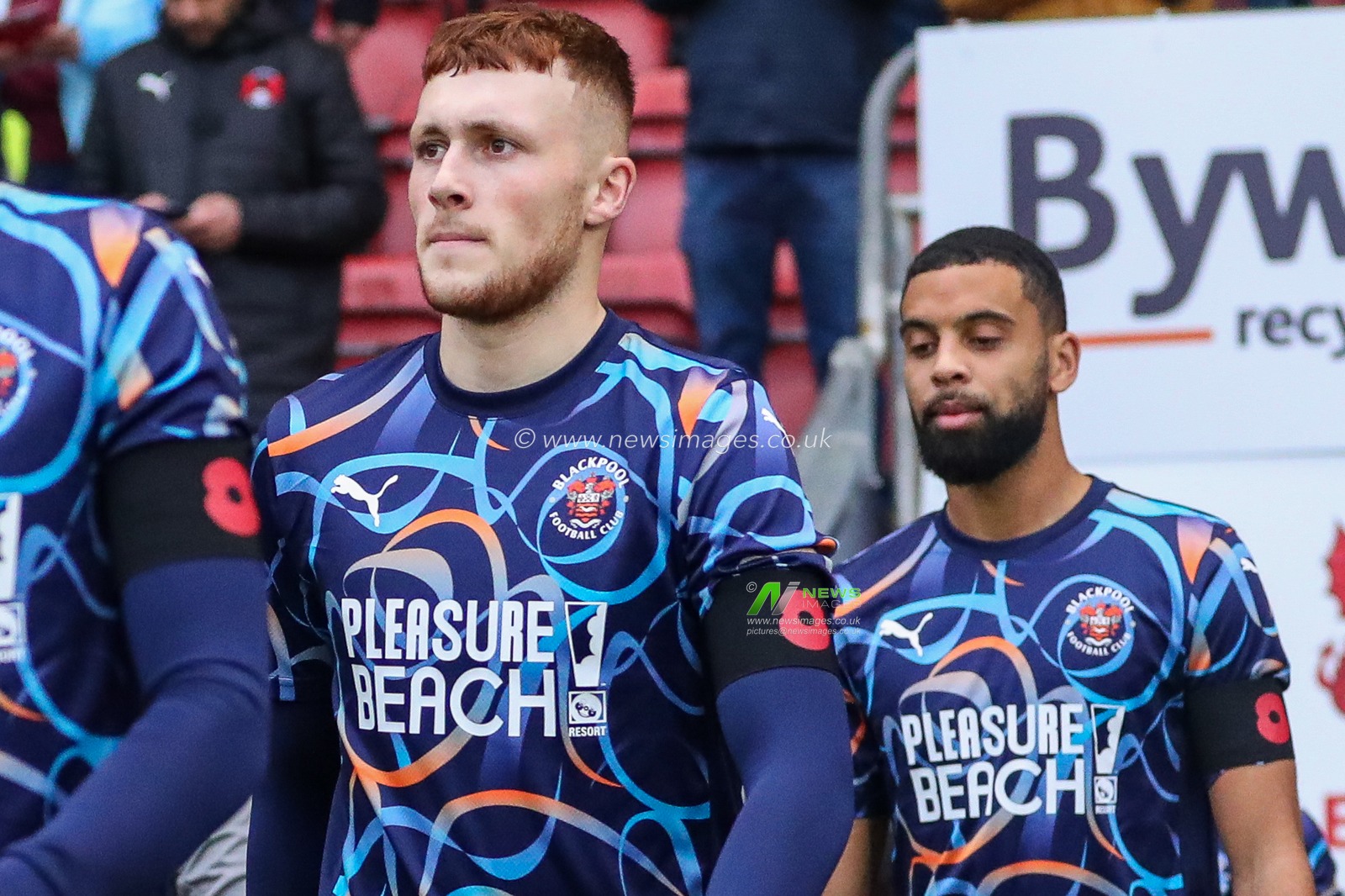 Blackpool players wear a poppy armband for remberamce dat during the Sky Bet League 1 match Leyton Orient vs Blackpool at Gaughan Group Stadium, London, United Kingdom, 9th November 2024

(Photo by Izzy Poles/News Images)