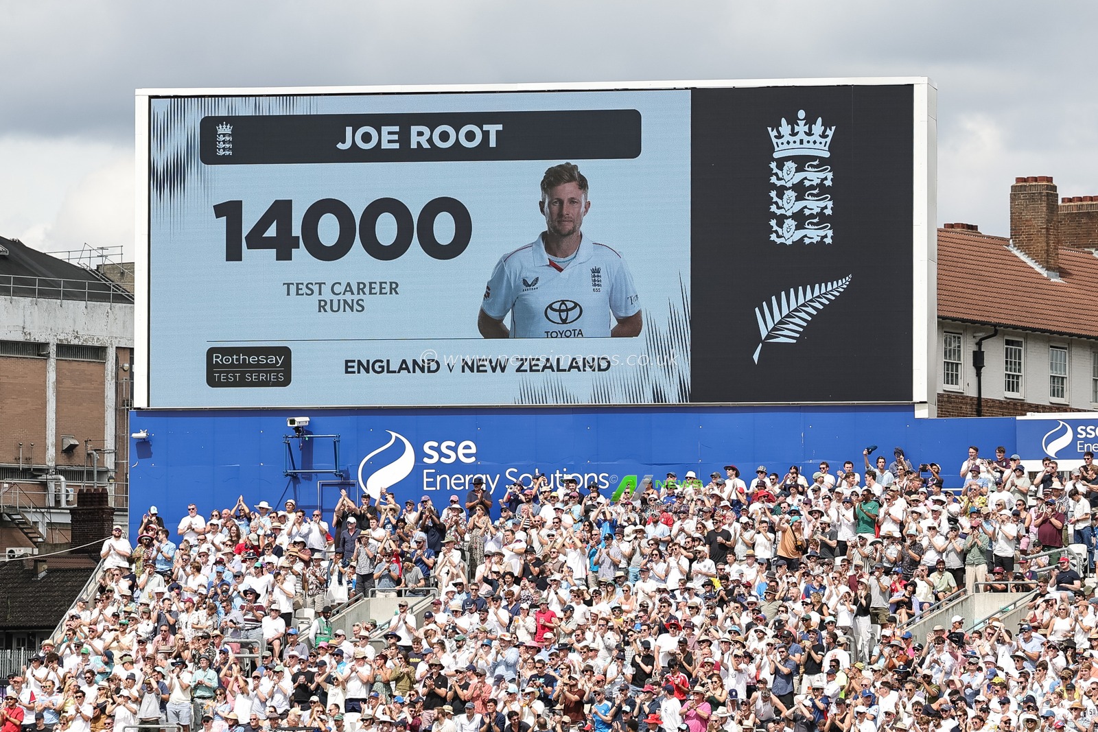 England captain Joe Root makes his 14,000th test career run during the 2nd Rothesay Test Match Day 4 match England vs New Zealand at The Kia Oval, London, United Kingdom on 20 June 2026

(Photo by Mark Cosgrove/News Images)