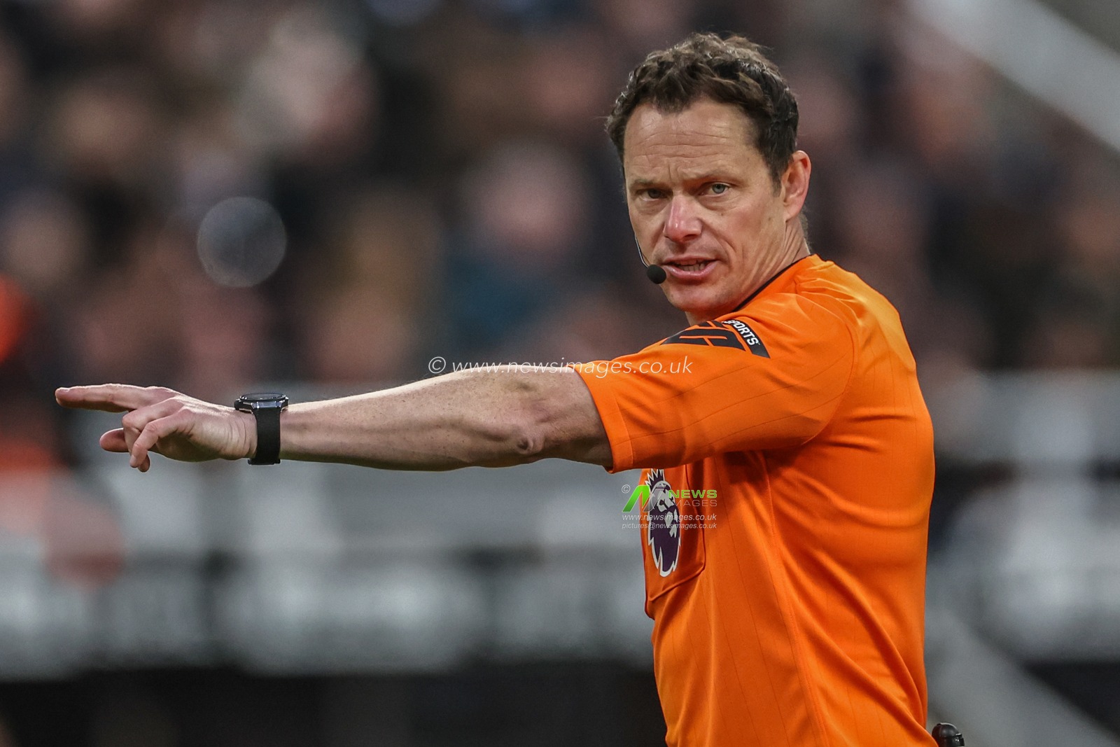 Referee Darren England during the Premier League match Newcastle United vs Crystal Palace at St. James's Park, Newcastle, United Kingdom, 16th April 2025

(Photo by Mark Cosgrove/News Images)