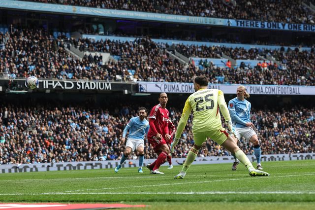 Erling Haaland of Manchester City scores his hat-trick to make it 4-0 during the Emirates FA Cup Quarter-Final match Manchester City vs Liverpool at Etihad Stadium, Manchester, United Kingdom on 04 April 2026

(Photo by Mark Cosgrove/News Images)