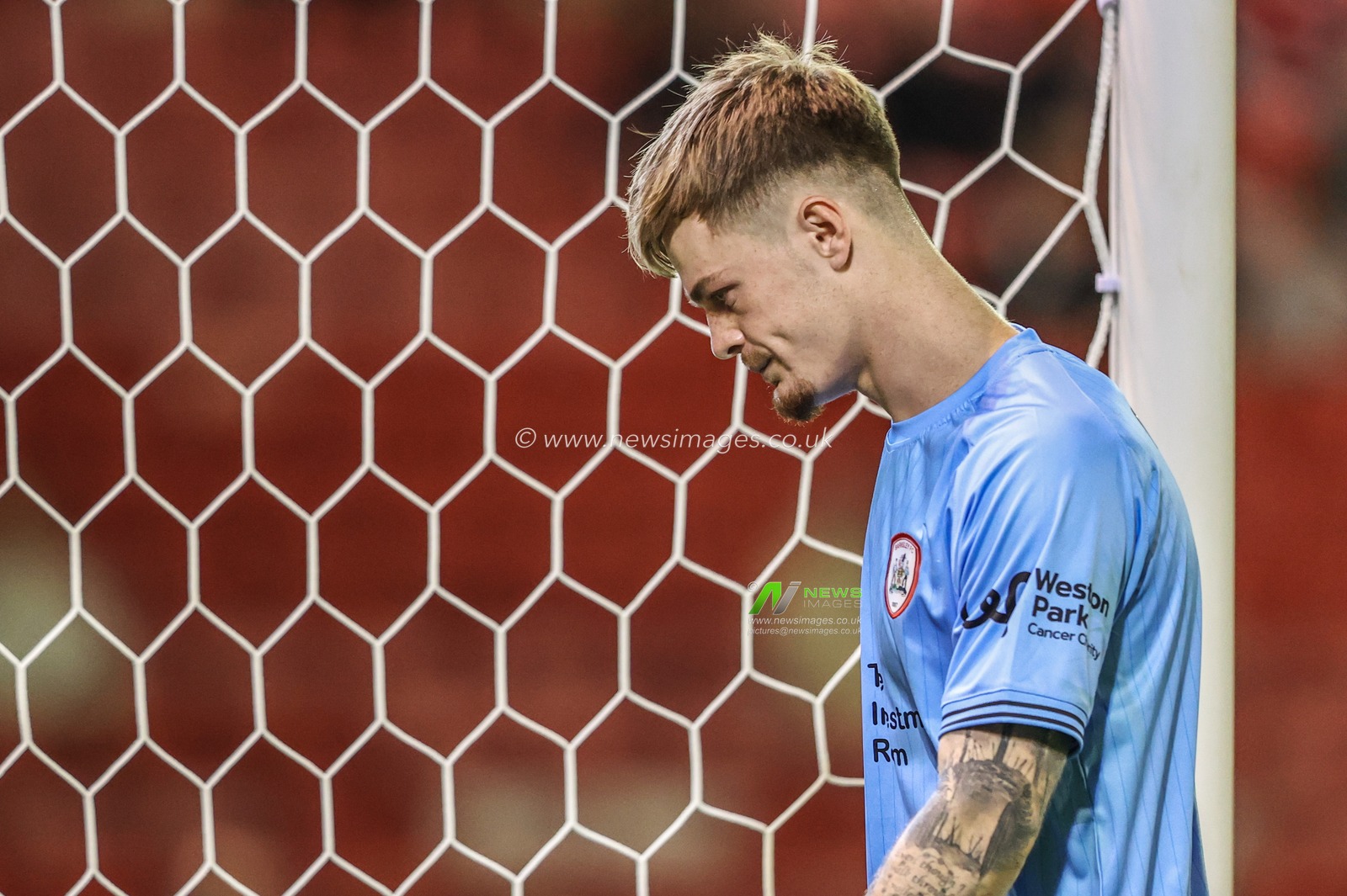 Murphy Cooper of Barnsley during the Carabao Cup match Barnsley vs Rotherham United at Oakwell, Barnsley, United Kingdom, 26th August 2025

(Photo by Alfie Cosgrove/News Images)