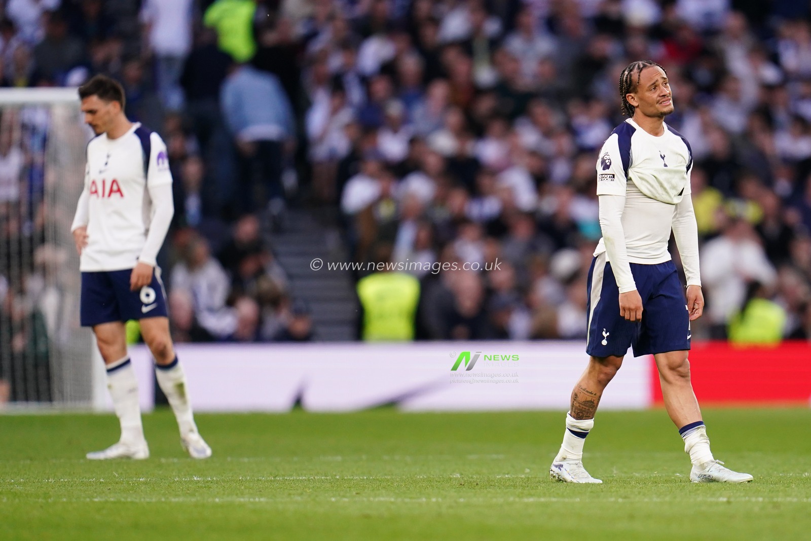 Xavi Simons of Tottenham Hotspur frustrated as his side concede late on during the Premier League match Tottenham Hotspur vs Brighton & Hove Albion at Tottenham Hotspur Stadium, London, United Kingdom on 18 April 2026

(Photo by Harvey Murphy/News Images)