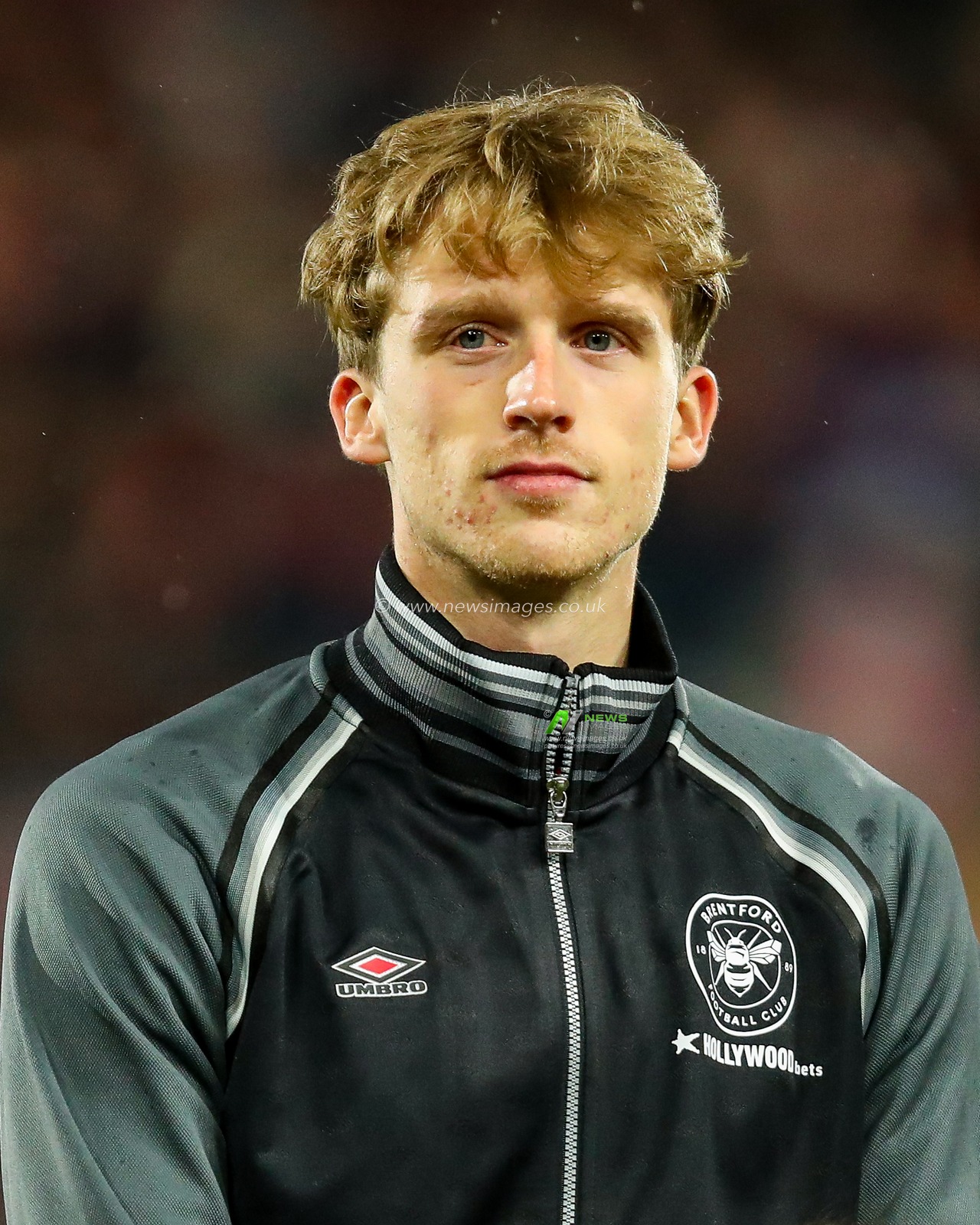 Mads Roerslev of Brentford lines up prior to the Premier League match Brentford vs Arsenal at The Gtech Community Stadium, London, United Kingdom, 1st January 2025

(Photo by Izzy Poles/News Images)
