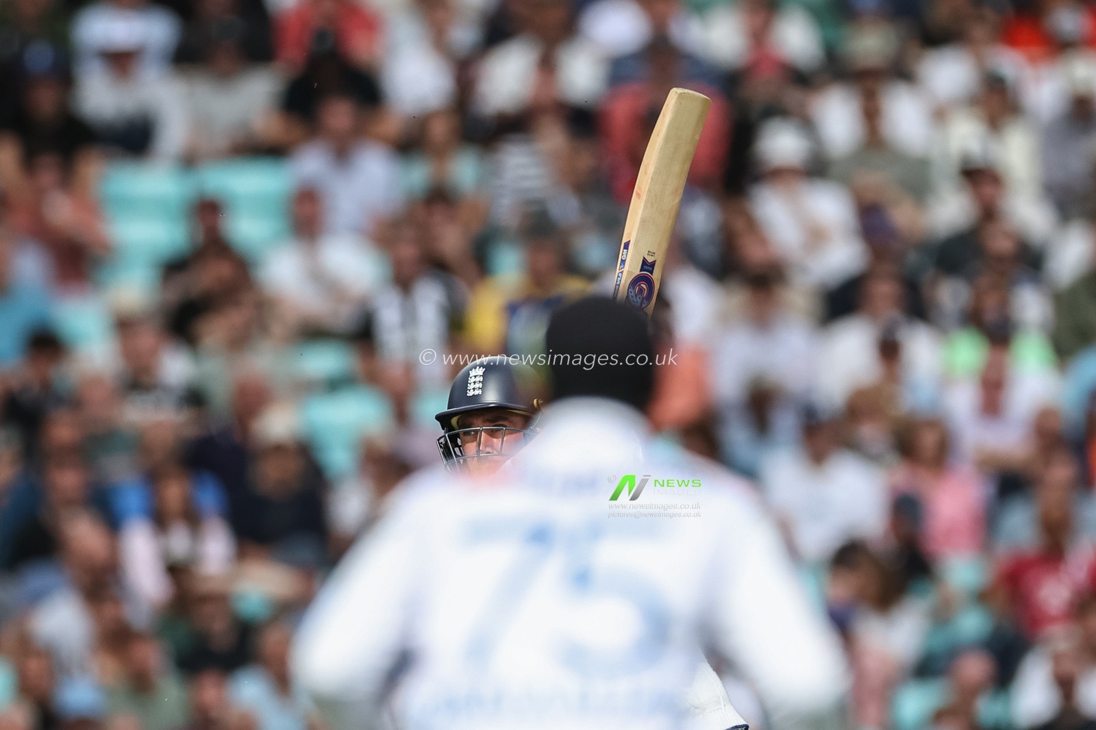 Dan Lawrence of England watches the ball hit the boundary rope, four during the 3rd Rothesay Test Match Day Three England v Sri Lanka at The Kia Oval, London, United Kingdom, 8th September 2024

(Photo by Mark Cosgrove/News Images)