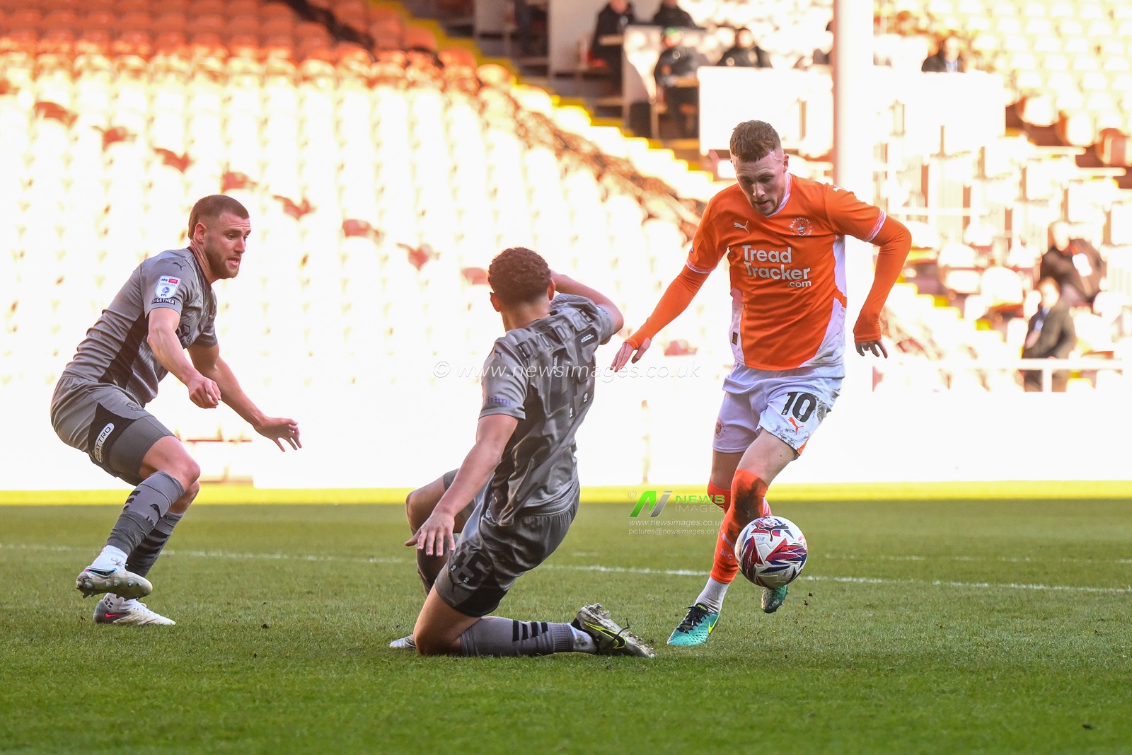 Sonny Carey of Blackpool makes a break with the ball during the Sky Bet League 1 match Blackpool vs Leyton Orient at Bloomfield Road, Blackpool, United Kingdom, 15th March 2025

(Photo by Craig Thomas/News Images)
