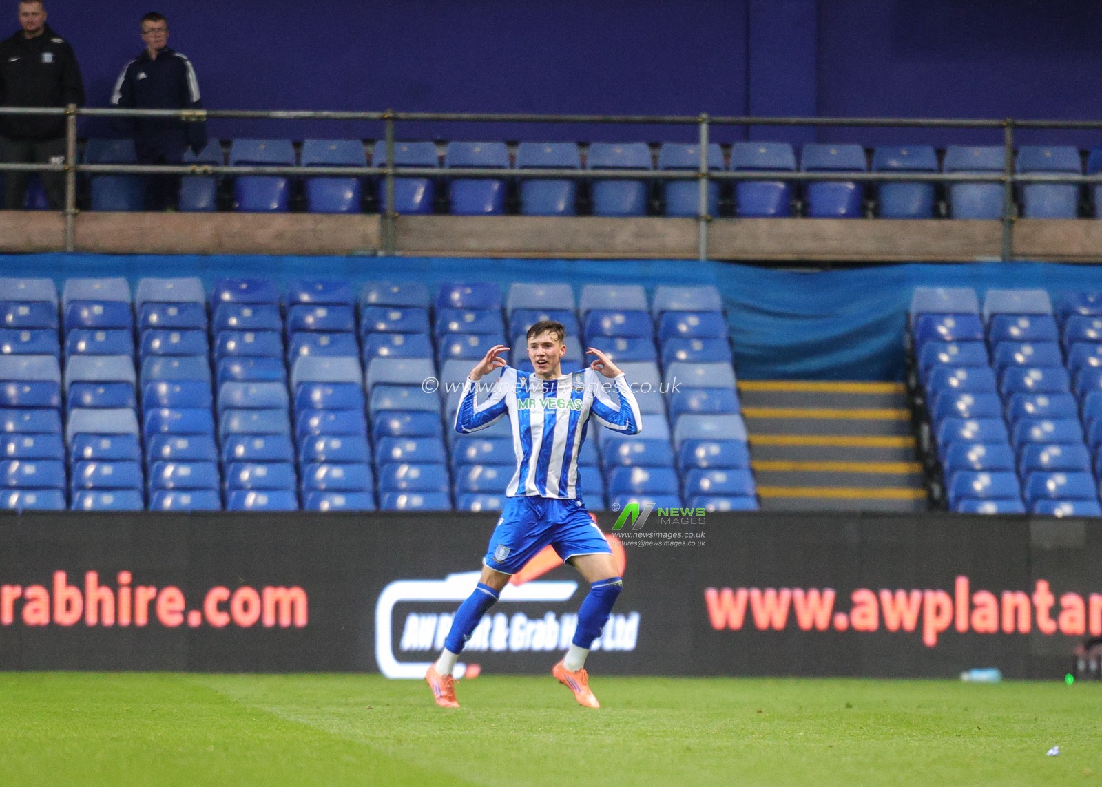 Charlie McNeill of Sheffield Wednesday celebrates his goal to make it 2-1 during the Sky Bet Championship match Sheffield Wednesday vs Preston North End at Hillsborough, Sheffield, United Kingdom, 29th November 2025

(Photo by Richard Bierton/News Images)

*** GER AUT SUI OUT ***