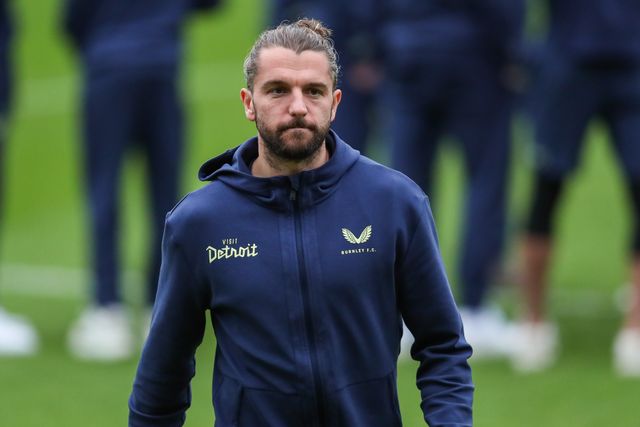 Jay Rodriguez of Burnley arrives at Carrow Road to during the Sky Bet Championship match Norwich City vs Burnley at Carrow Road, Norwich, United Kingdom, 15th December 2024

(Photo by Izzy Poles/News Images)