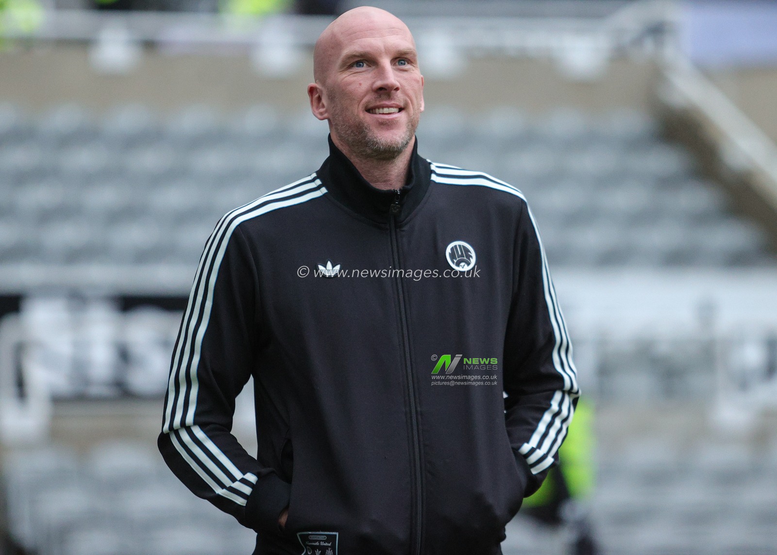 Newcastle United goalkeeper John Ruddy arrives ahead of the Premier League match Newcastle Untied vs Brentford at St. James's Park, Newcastle, United Kingdom on 07 February 2026

(Photo by Richard Bierton/News Images)