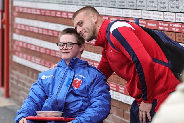 Mikey Lewis of Hull KR has a photo with a fan during the Betfred Super League round 7 match Hull KR vs Hull FC at Sewell Group Craven Park, Hull, United Kingdom on 03 April 2026

(Photo by Mark Cosgrove/News Images)