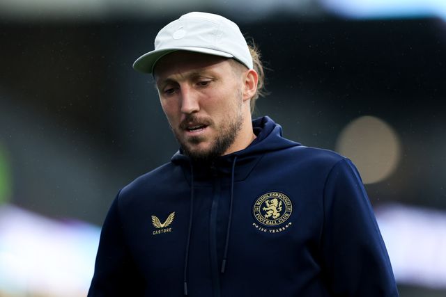 Luke Ayling of Middlesbrough arrives at the stadium ahead of the Sky Bet Championship match Burnley vs Middlesbrough at Turf Moor, Burnley, United Kingdom on 02 September 2026

(Photo by Jorge Horsted/News Images)