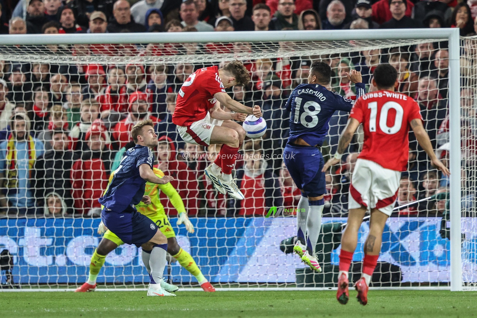 Ryan Yates of Nottingham Forest heads on goal which is just saved by AndrÃ© Onana of Manchester United during the Premier League match Nottingham Forest vs Manchester United at City Ground, Nottingham, United Kingdom, 1st April 2025

(Photo by Alfie Cosgrove/News Images)