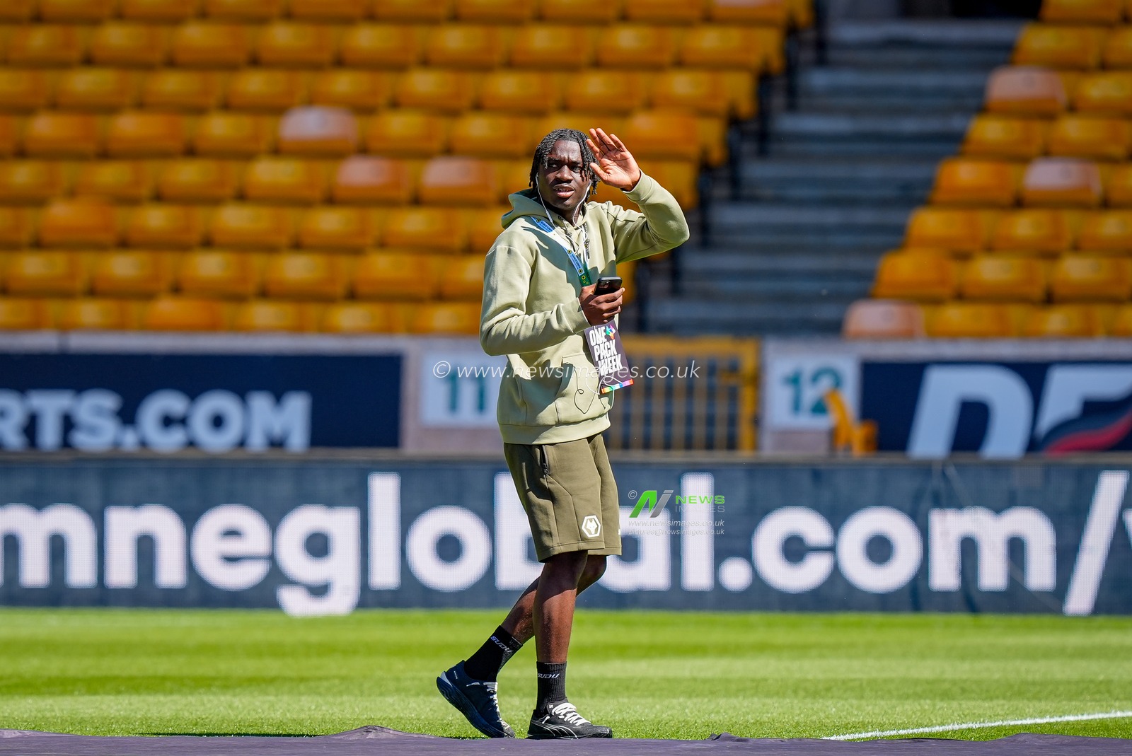 Mateus Mane of Wolverhampton Wanderers inspects the pitch prior to kick off during the Premier League match Wolverhampton Wanderers vs Tottenham Hotspur at Molineux, Wolverhampton, United Kingdom on 25 April 2026

(Photo by Maynard Manyowa/News Images)