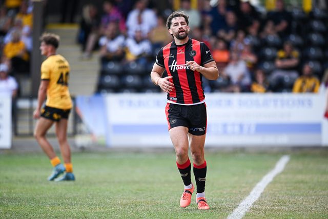 Toby King of Warrington Wolves scores a try during the Betfred Super League round 21 match Castleford Tigers vs Warrington Wolves at OneBore Stadium, Castleford, Untied Kingdom on 01 August 2026

(Photo by Ben Roberts/News Images)
