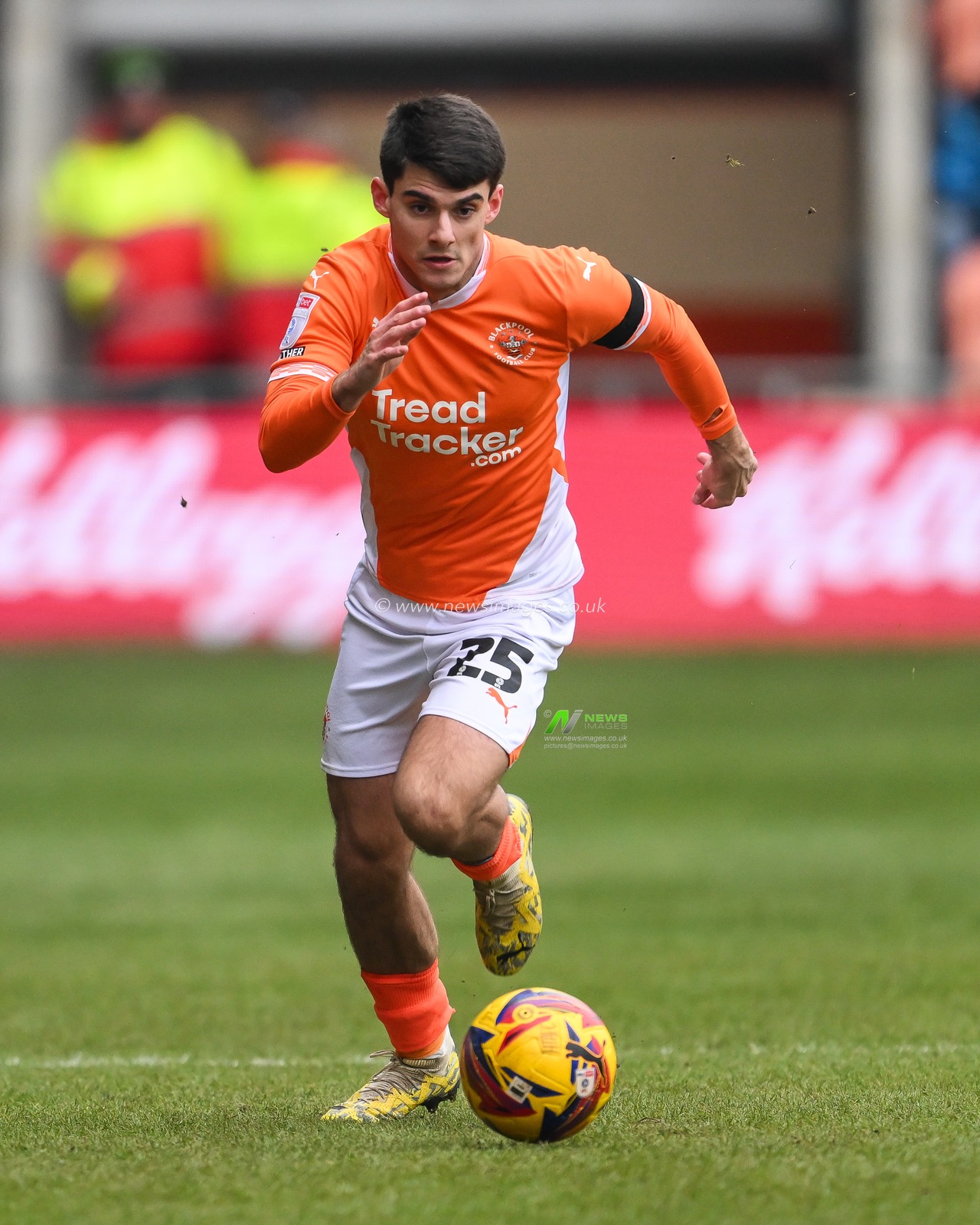 Rob Apter of Blackpool makes a break with the ball during the Sky Bet League 1 match Blackpool vs Huddersfield Town at Bloomfield Road, Blackpool, United Kingdom, 18th January 2025

(Photo by Craig Thomas/News Images)