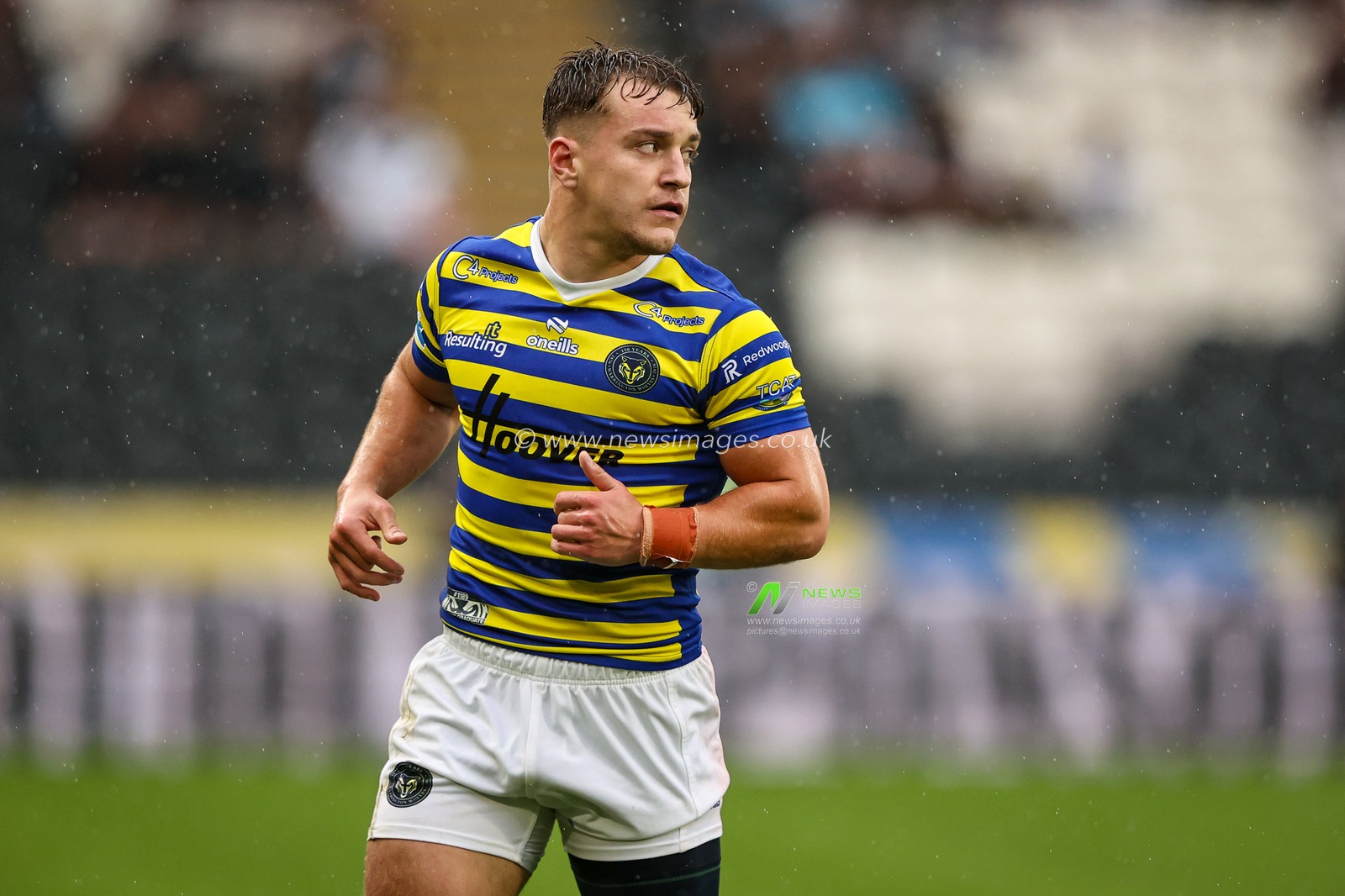 Leon Hayes of Warrington Wolves during the Betfred Super League round 25 match Hull FC vs Warrington Wolves at MKM Stadium, Hull, United Kingdom on 29 August 2026

(Photo by Alfie Cosgrove/News Images)