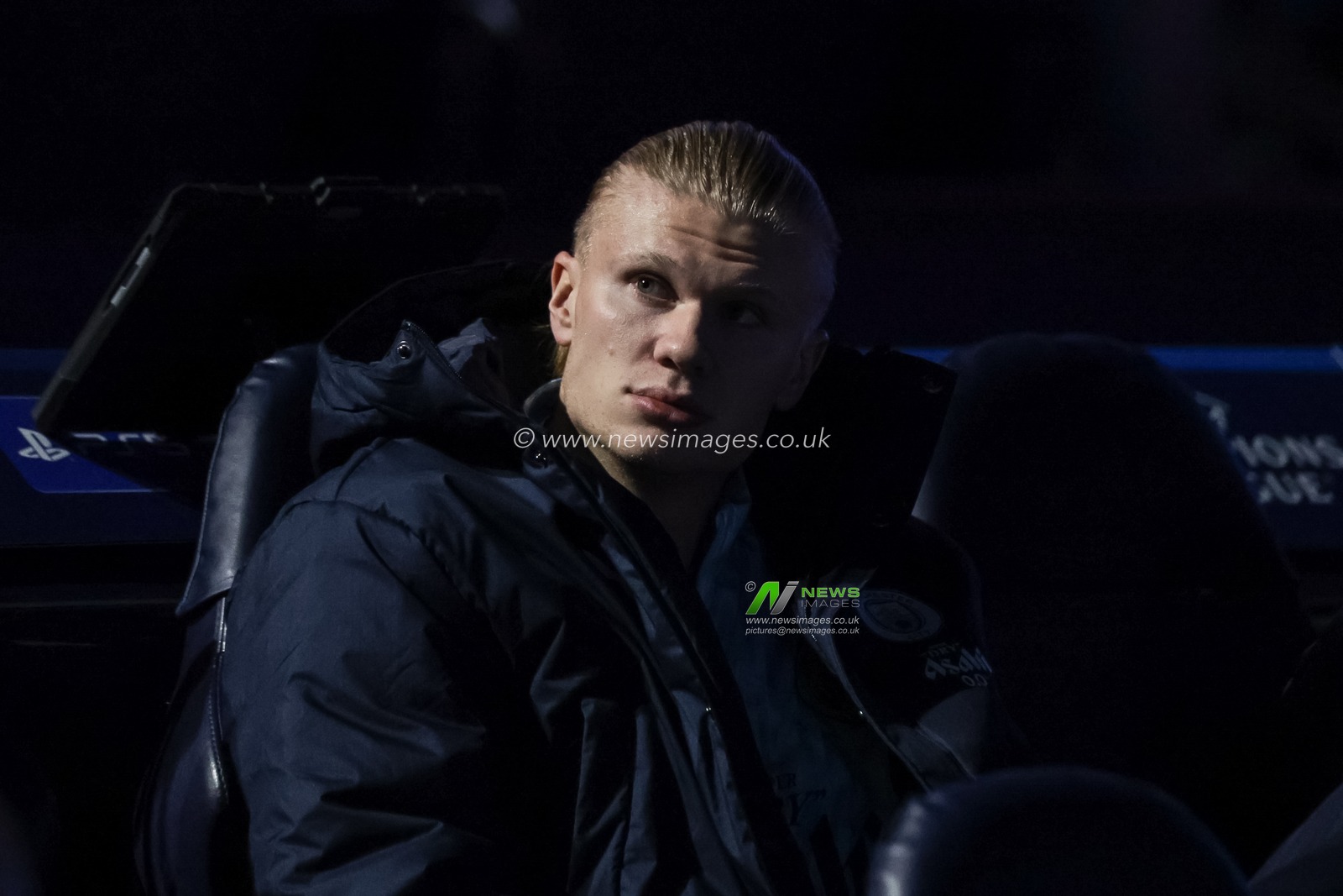 Erling Haaland of Manchester City on the bench during the UEFA Champions League Matchday 5 of 8 Manchester City v Bayer 04 Leverkusen at City of Manchester Stadium, Manchester, United Kingdom, 25th November 2025

(Photo by Mark Cosgrove/News Images)

*** GER AUT SUI OUT ***