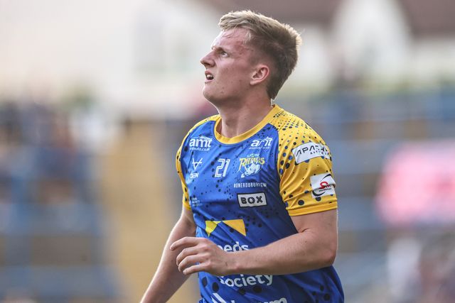 Alfie Edgell of Leeds Rhinos during pre-game warm up during the Betfred Super League round 19 match Leeds Rhinos vs Salford Red Devils at Headingley Stadium, Leeds, United Kingdom, 18th July 2025

(Photo by Alfie Cosgrove/News Images)
