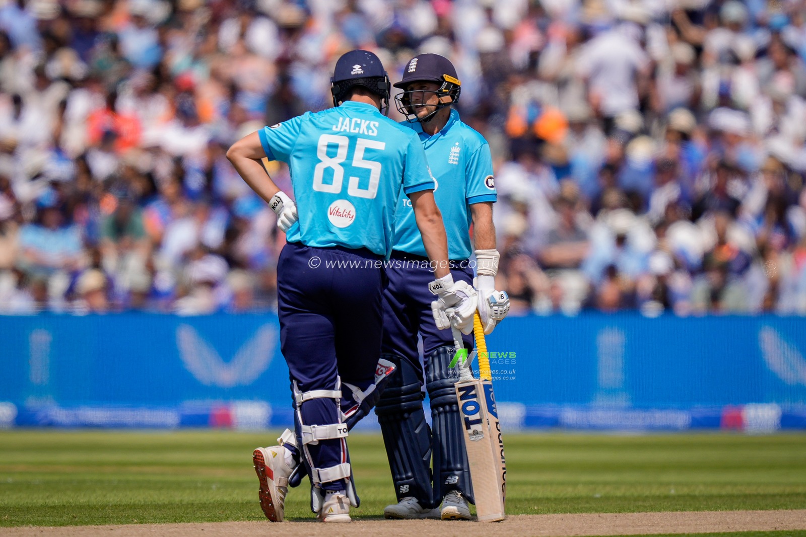 Will Jacks of England and Joe Root of England celebrate England reaching 100 runs during the 1st Metro Bank ODI match England vs India at Edgbaston, Birmingham, United Kingdom on 14 July 2026

(Photo by Maynard Manyowa/News Images)
