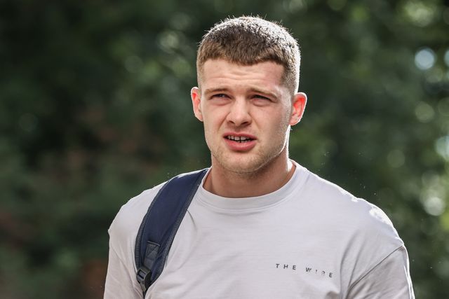 Jake Thewlis of Warrington Wolves arrives during the Betfred Super League Round 26 match Hull FC vs Warrington Wolves at MKM Stadium, Hull, United Kingdom, 13th September 2025

(Photo by Alfie Cosgrove/News Images)