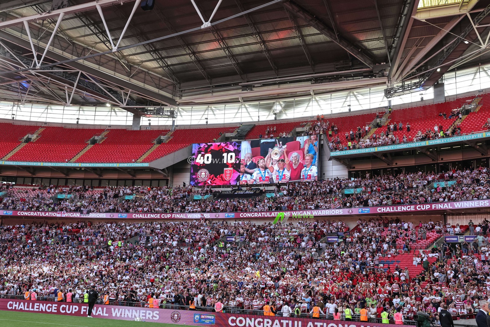 Wigan fans celebrate winning the Betfred Challenge Cup during the Betfred Challenge Cup Final match Wigan Warriors vs Hull KR at Wembley Stadium, London, United Kingdom on 30 May 2026

(Photo by Mark Cosgrove/News Images)