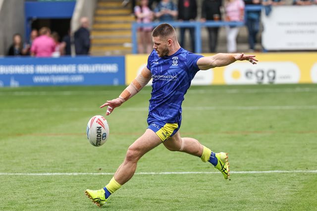 Danny Walker of Warrington Wolves in the pre-game warm up during the Betfred Super League Round 25 match Warrington Wolves vs Leigh Leopards at Halliwell Jones Stadium, Warrington, United Kingdom, 6th September 2025

(Photo by Mark Cosgrove/News Images)