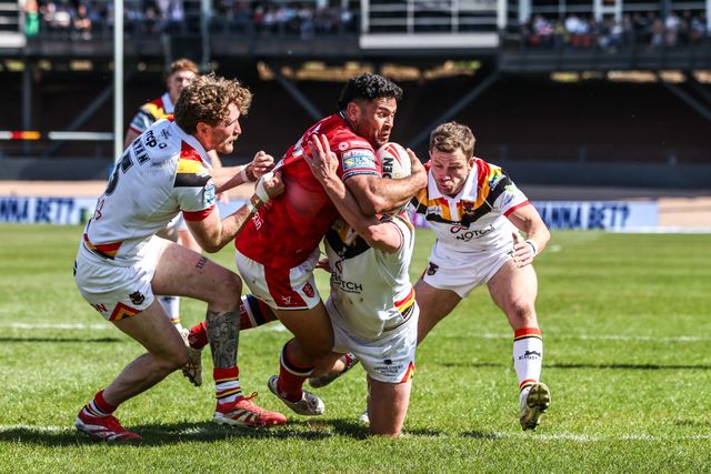 Rhyse Martin of Hull KR goes over for a try during the Betfred Super League round 9 match Bradford Bulls vs Hull KR at Odsal Stadium, Bradford, United Kingdom on 25 April 2026

(Photo by Alfie Cosgrove/News Images)