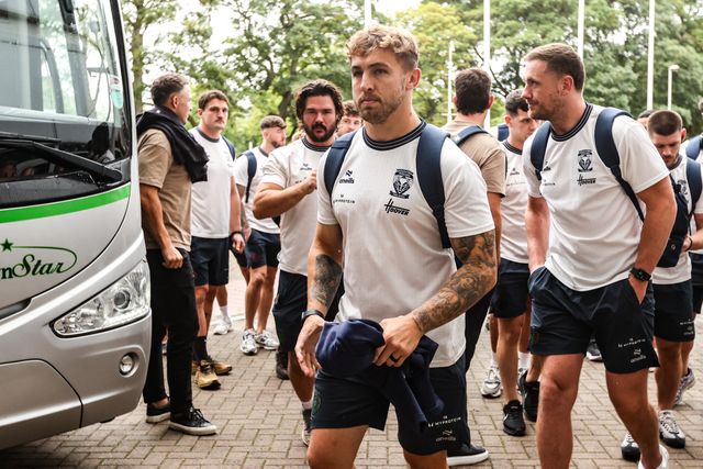 Sam Powell of Warrington Wolves arrives during the Betfred Super League round 25 match Hull FC vs Warrington Wolves at MKM Stadium, Hull, United Kingdom on 29 August 2026

(Photo by Alfie Cosgrove/News Images)