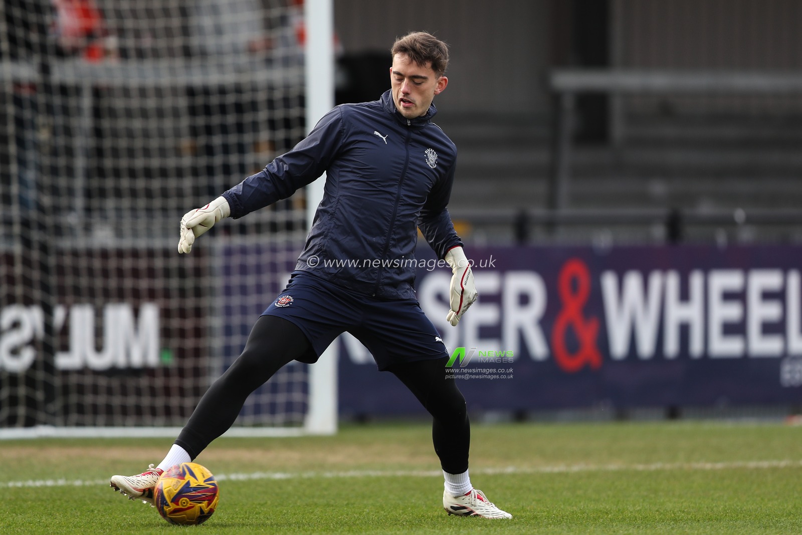 Harry Tyrer of Blackpool during the pre-game warm up ahead of the Sky Bet League 1 match Exeter City vs Blackpool at St James' Park, Exeter, United Kingdom, 25th January 2025

(Photo by Gareth Evans/News Images)