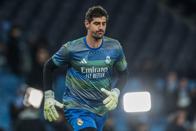 Real Madrid goalkeeper Thibaut Courtois in the pregame warmup session during the UEFA Champions League last 16 second leg match Manchester City vs Real Madrid at The City of Manchester Stadium, Manchester, United Kingdom on 17 March 2026

(Photo by Mark Cosgrove/News Images)