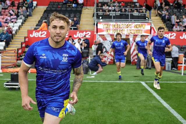 Sam Powell of Warrington Wolves in the pre-game warm up during the Betfred Super League Round 20 Leigh Leopards vs Warrington Wolves at Leigh Sports Village, Leigh, United Kingdom, 1st August 2025

(Photo by Mark Cosgrove/News Images)