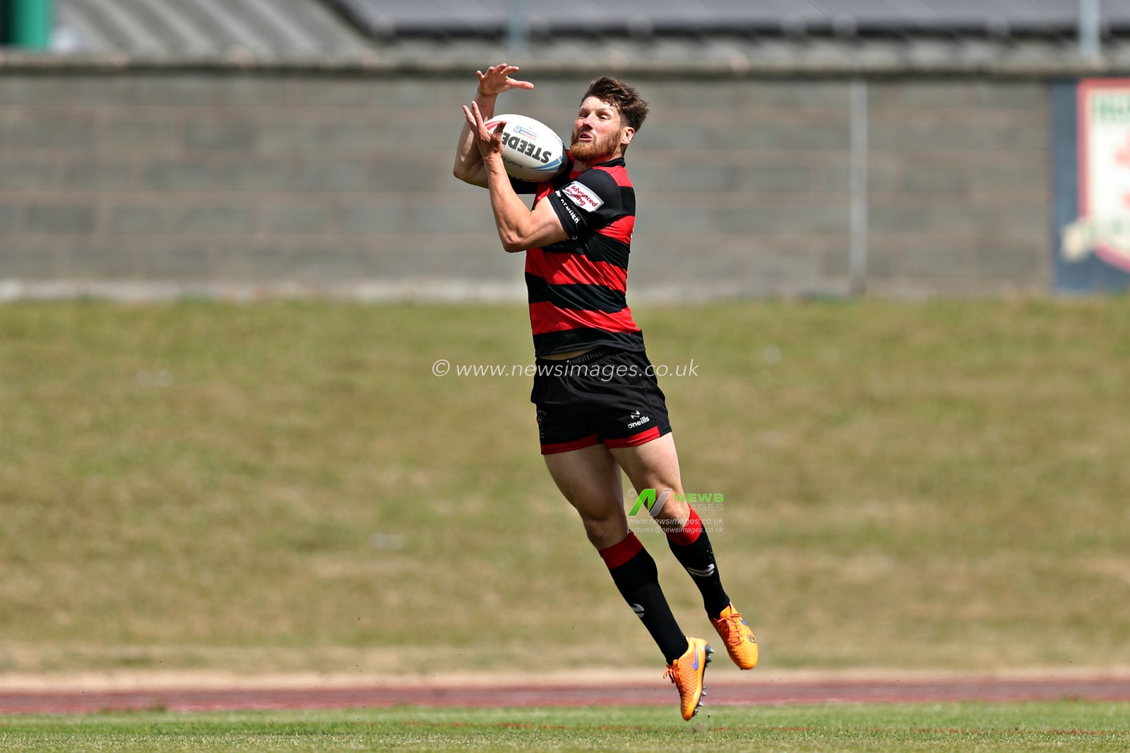 Ryan Shaw of Barrow Raiders during the Betfred Championship match Hunslet RLFC vs Barrow Raiders at South Leeds Stadium, Leeds, United Kingdom, 22nd June 2025(Photo by Sam Eaden/News Images)