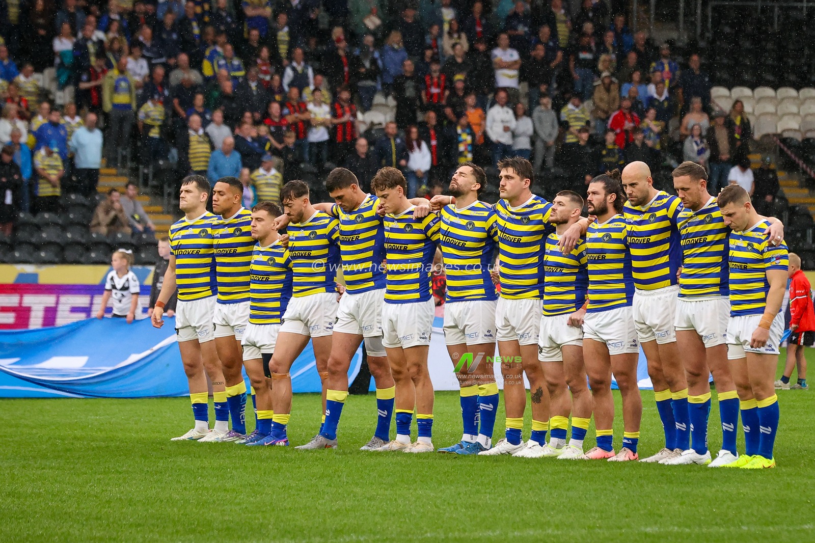 A minute’s silence observed for Sir Billy Boston during the Betfred Super League round 25 match Hull FC vs Warrington Wolves at MKM Stadium, Hull, United Kingdom on 29 August 2026

(Photo by Alfie Cosgrove/News Images)