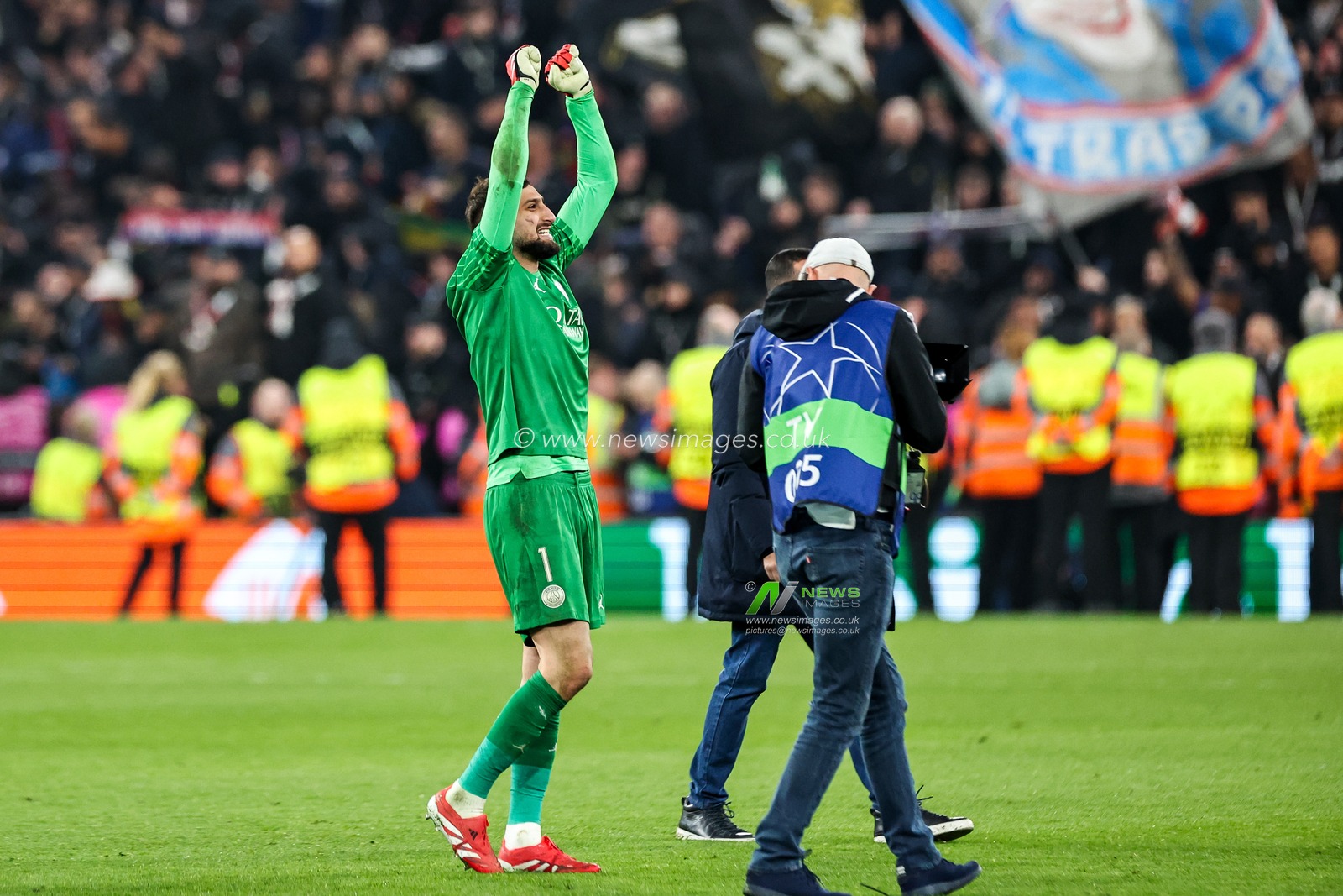 Gianluigi Donnarumma of Paris Saint-Germain celebrates after the teams victory following the UEFA Champions League Last 16 match Liverpool vs Paris Saint-Germain at Anfield, Liverpool, United Kingdom, 11th March 2025

(Photo by Mark Cosgrove/News Images)