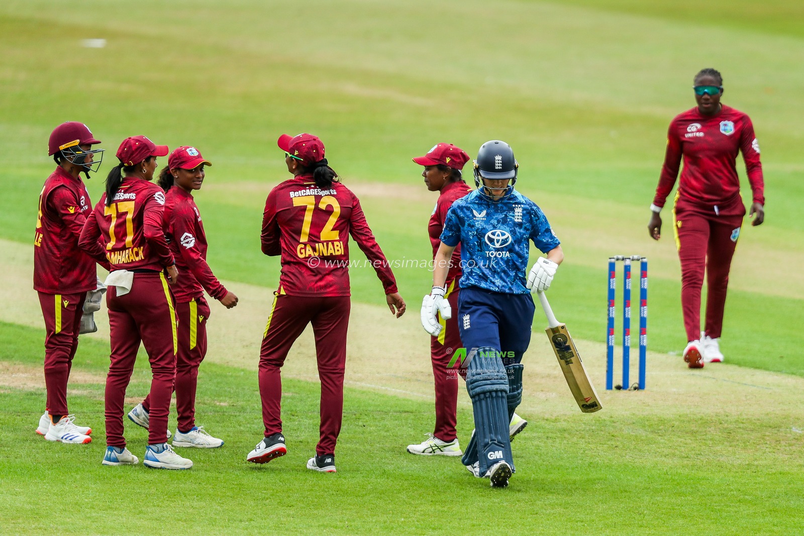 Amy Jones of England Women is acknowledged by West Indies Women for her career best after being dismissed during the 2nd Metro Bank ODI Day International England Women v West Indies Women at Uptonsteel County Ground, Leicester, United Kingdom, 4th June 2025

(Photo by Izzy Poles/News Images)
