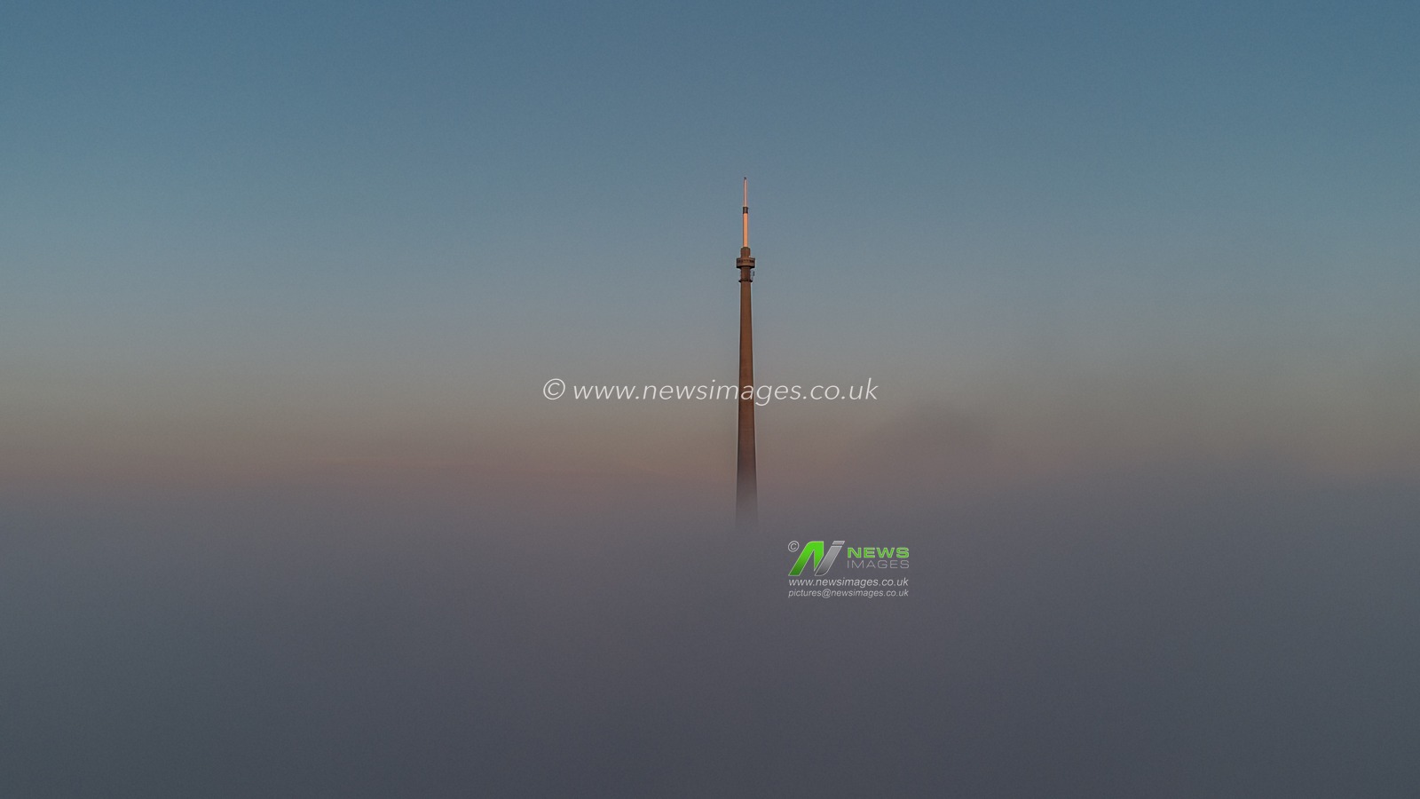 The sun rises over Emley Moor transmitting station, Huddersfield, United Kingdom, 6th April 2025

(Photo by Alfie Cosgrove/News Images)