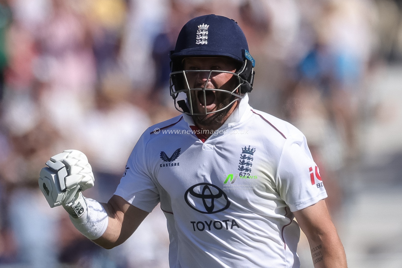 Ben Duckett of England celebrates a century during the 3rd Rothesay Test Match Day 2 match England vs New Zealand at Trent Bridge, Nottingham, United Kingdom on 26 June 2026

(Photo by Mark Cosgrove/News Images)