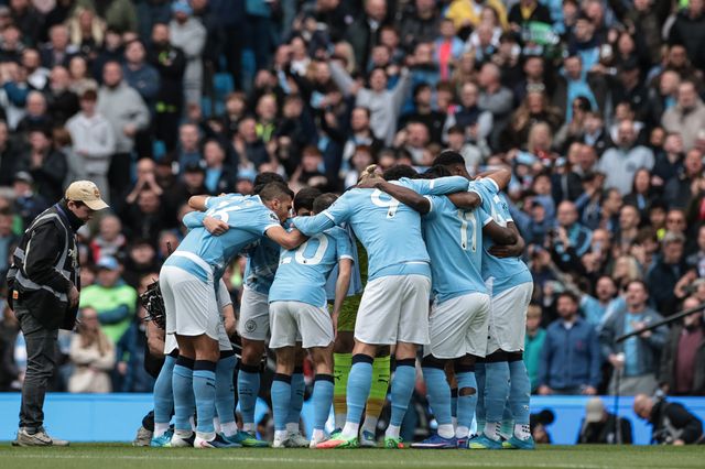 Manchester City group huddle during the Premier League match Manchester City vs Arsenal at Etihad Stadium, Manchester, United Kingdom on 19 April 2026

(Photo by Mark Cosgrove/News Images)
