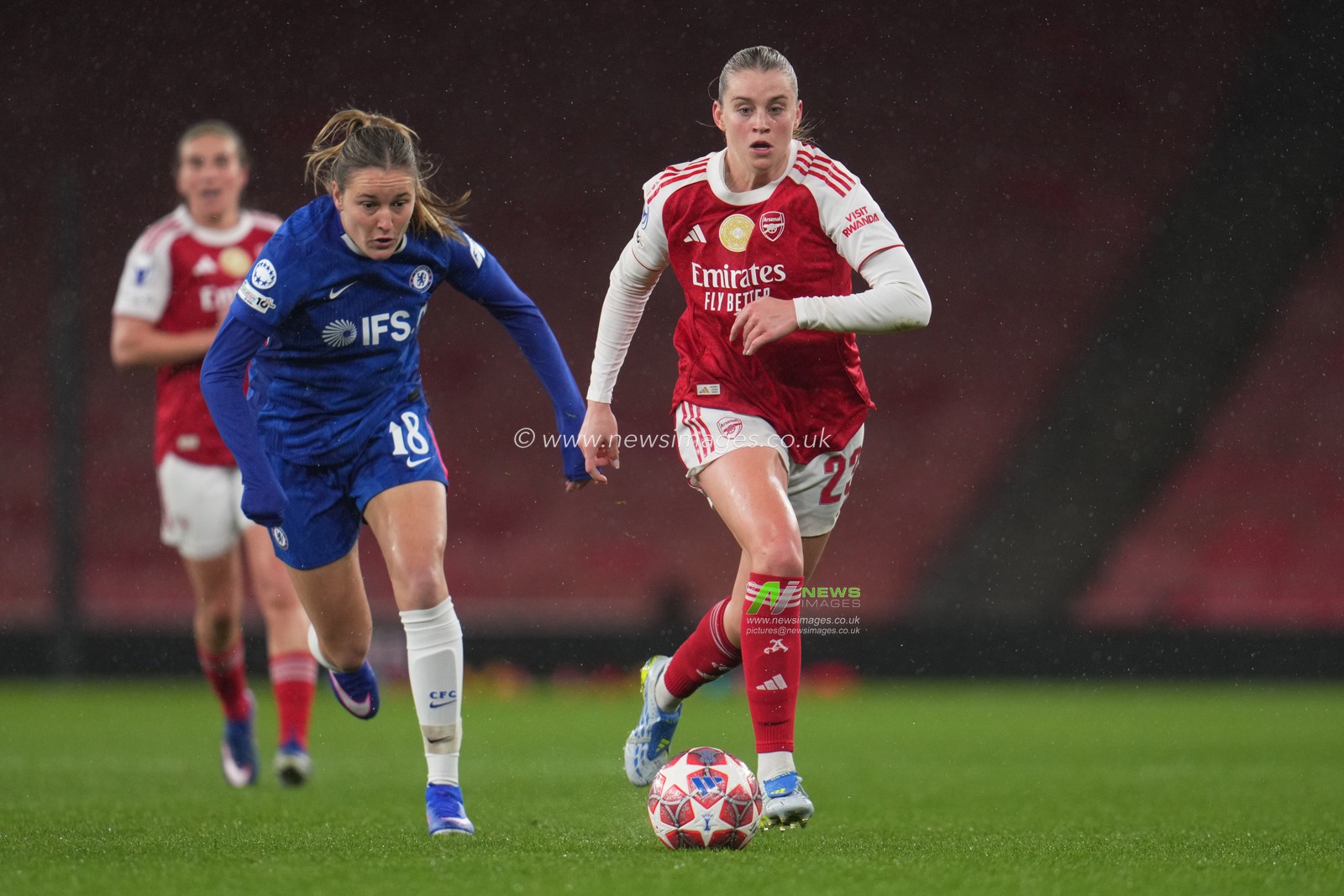 Alessia Russo of Arsenal with the ball under pressure during the UEFA Women's Champions League Quarter-finals match Arsenal vs Chelsea at Arsenal Stadium, London, United Kingdom on 24 March 2026

(Photo by Harvey Murphy/News Images)