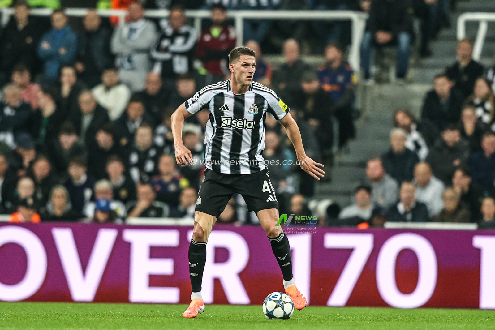 Sven Botman of Newcastle United during the UEFA Champions League Matchday 4 of 8 Newcastle United vs Athletic Club at St. James's Park, Newcastle, United Kingdom, 5th November 2025

(Photo by Alfie Cosgrove/News Images)

*** GER AUT SUI OUT ***
