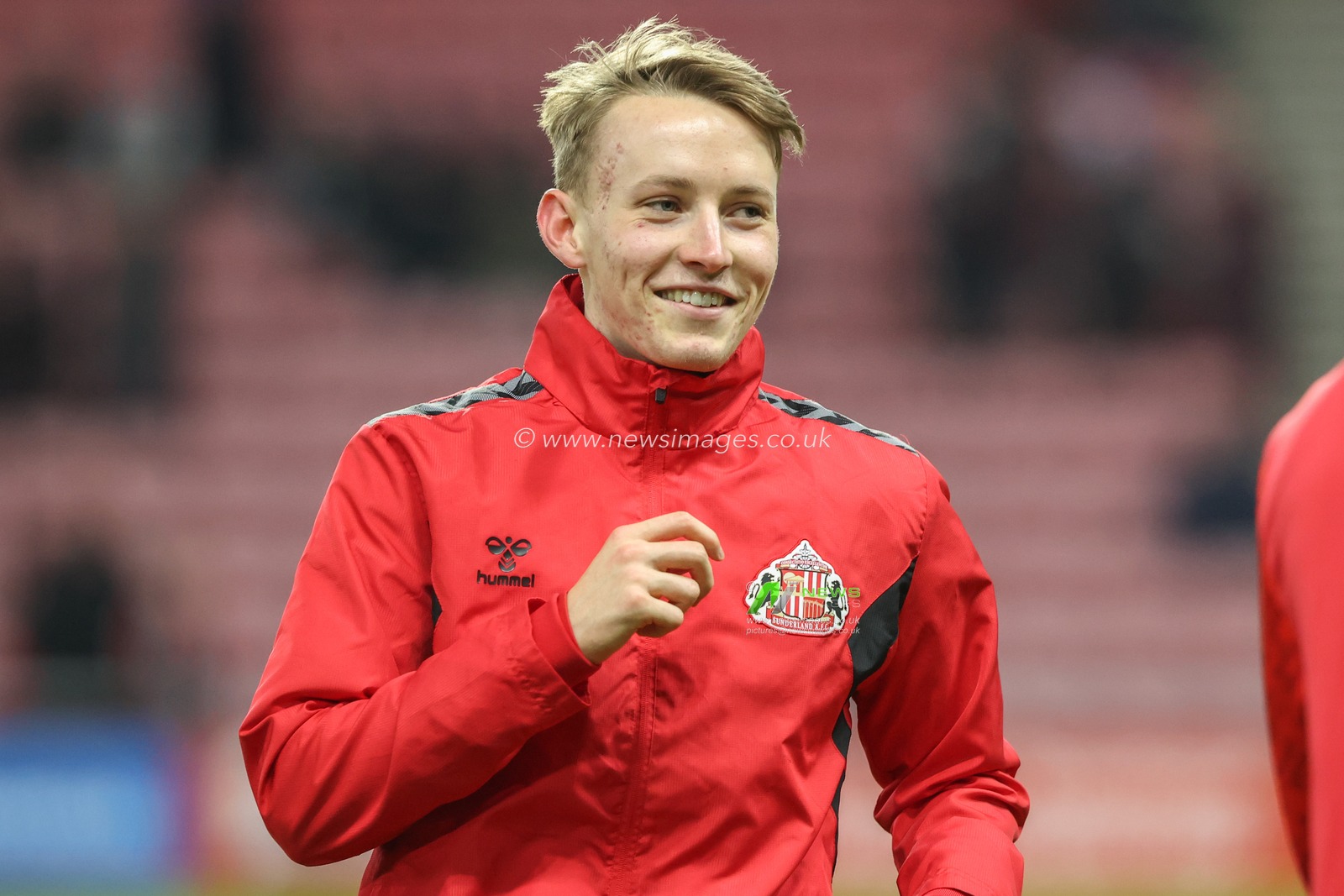 Harrison Jones of Sunderland in the pregame warmup session during the Sky Bet Championship match Sunderland vs Luton Town at Stadium Of Light, Sunderland, United Kingdom, 12th February 2025

(Photo by Alfie Cosgrove/News Images)