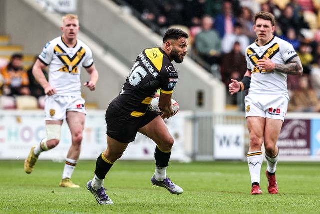 Justin Sangaré of York Knights breaks with the ball during the Betfred Super League round 12 match York Knights vs Castleford Tigers at LNER Community Stadium, York, United Kingdom on 16 May 2026

(Photo by Alfie Cosgrove/News Images)