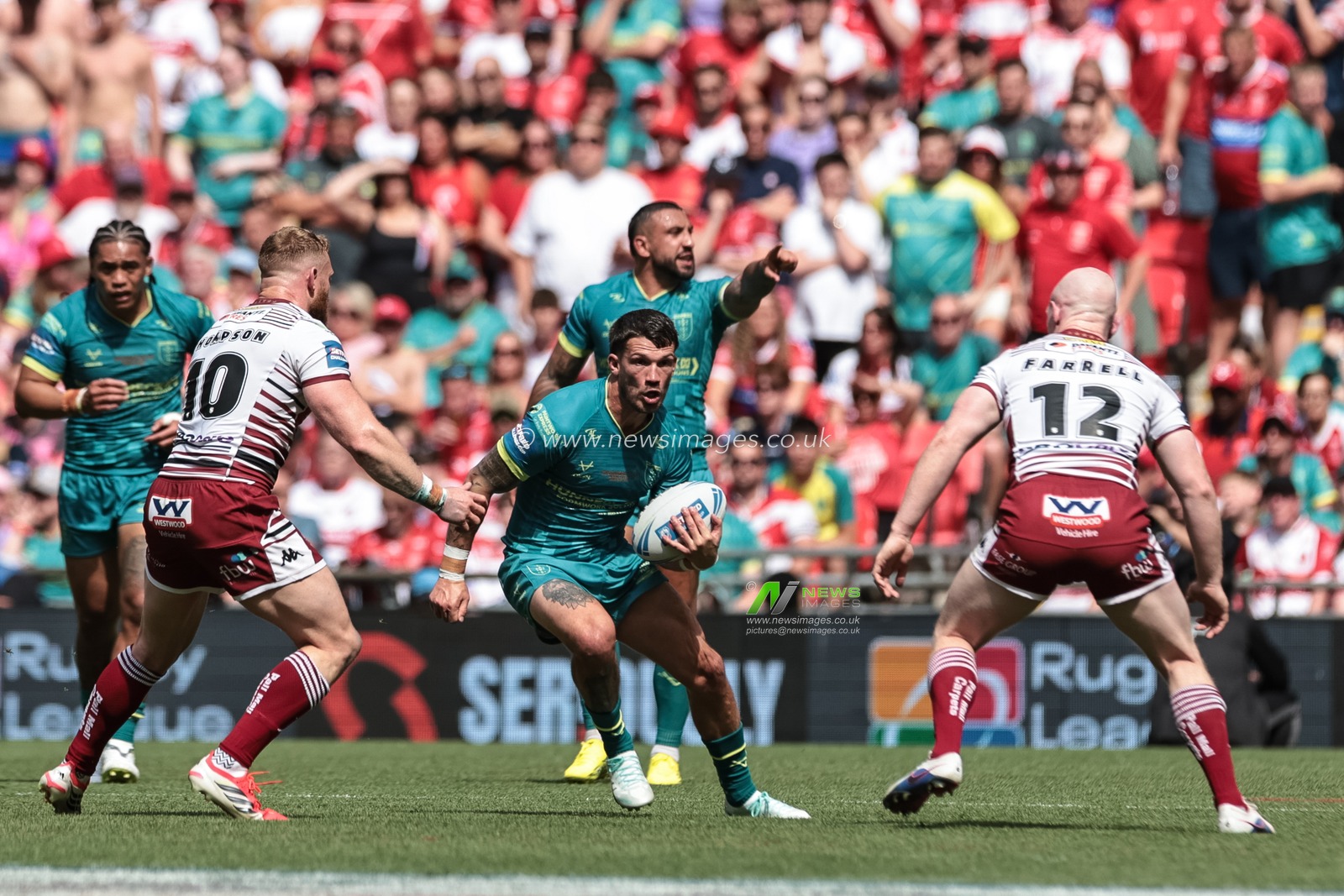Oliver Gildart of Hull KR breaks with the ball during the Betfred Challenge Cup Final match Wigan Warriors vs Hull KR at Wembley Stadium, London, United Kingdom on 30 May 2026

(Photo by Mark Cosgrove/News Images)