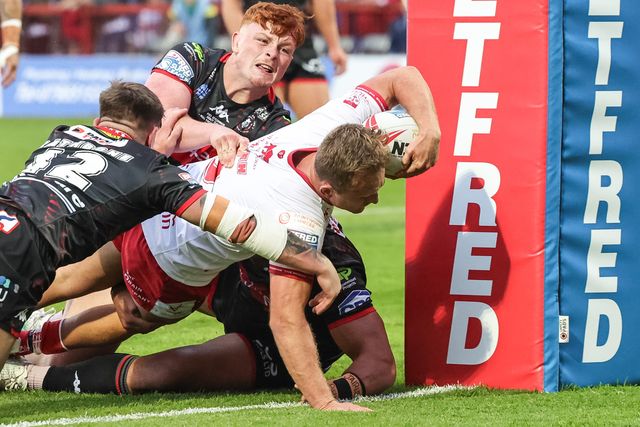 Jez Litten of Hull KR goes over for a try during the Betfred Super League round 12 match Hull KR vs Wigan Warriors at Sewell Group Craven Park, Hull, United Kingdom on 21 May 2026

(Photo by Mark Cosgrove/News Images)