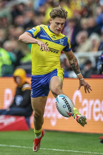 Arron Lindop of Warrington Wolves kicks the ball towards the try line during the Betfred Magic Weekend 2025 match Wigan Warriors vs Warrington Wolves at St. James's Park, Newcastle, United Kingdom, 4th May 2025

(Photo by Mark Cosgrove/News Images)