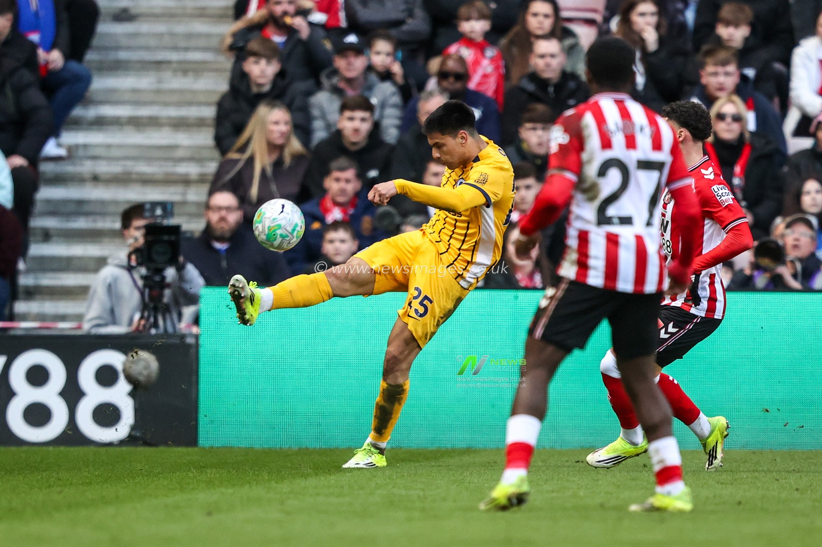 Diego Gomez of Brighton & Hove Albion clears the ball during the Premier League match Sunderland vs Brighton & Hove Albion at Stadium Of Light, Sunderland, United Kingdom on 14 March 2026

(Photo by Alfie Cosgrove/News Images)