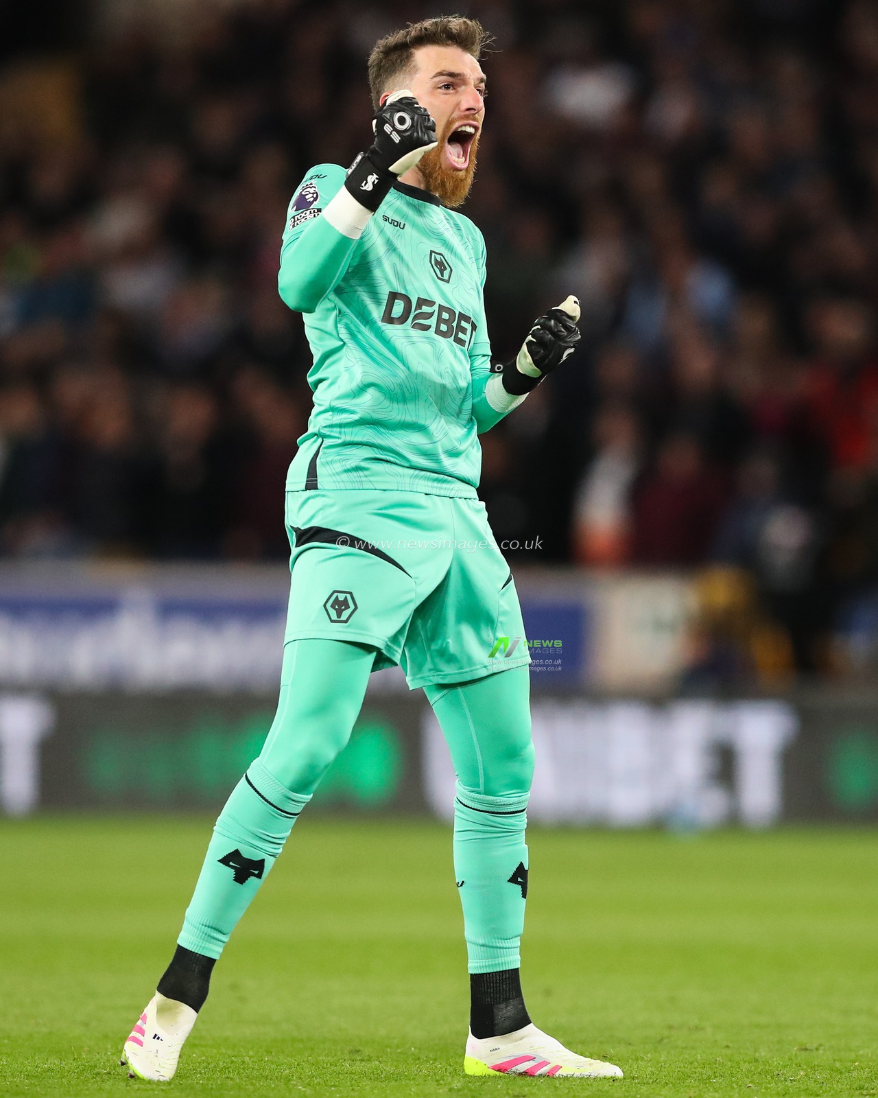 JosÃ© SÃ¡ of Wolverhampton Wanderers celebrates his side's goal to make it 1-0 during the Premier League match Wolverhampton Wanderers vs West Ham United at Molineux, Wolverhampton, United Kingdom, 1st April 2025

(Photo by Gareth Evans/News Images)