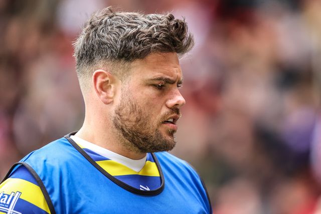 Joe Philbin of Warrington Wolves warming up on the sideline during the Betfred Challenge Cup Semi-Finals match Warrington Wolves vs Hull KR at Eco-Power Stadium, Doncaster, United Kingdom on 10 May 2026

(Photo by Alfie Cosgrove/News Images)