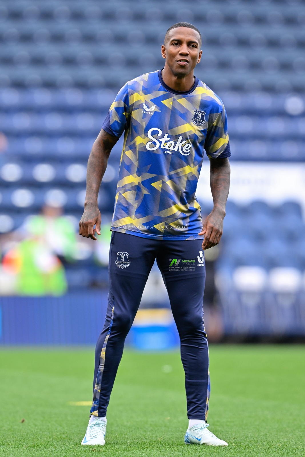 Ashley Young of Everton warms up ahead of the Pre-season friendly match Preston North End vs Everton at Deepdale, Preston, United Kingdom, 3rd August 2024

(Photo by Cody Froggatt/News Images)